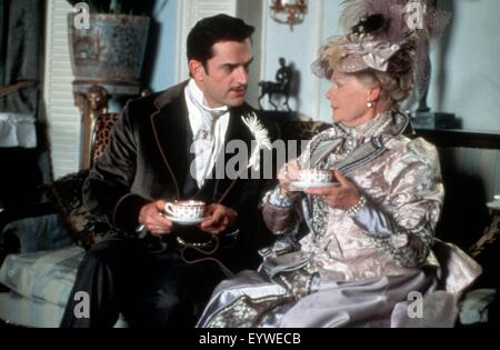 L importanza di essere serio Anno : 2002 Direttore : Oliver Parker, Rupert Everett, Judi Dench Foto Stock