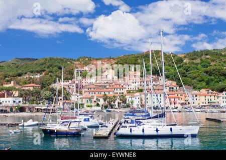 Porto di Rio Marina, Isola d'Elba, Provincia di Livorno, Toscana, Italia, Mediterraneo, Europa Foto Stock