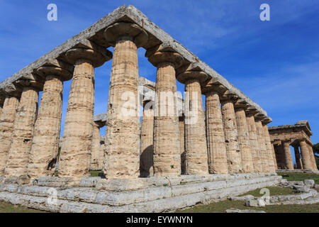 Templi greci di Hera e Nettuno, Sito Patrimonio Mondiale dell'UNESCO, Campania, Italia, Europa Foto Stock