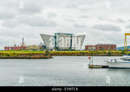 Titanic Quarter a Belfast attirando turisti da tutto il mondo Foto Stock