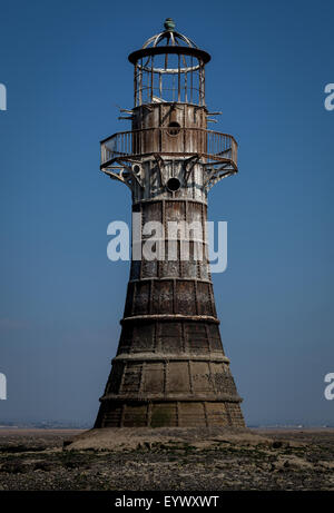 Whitford lighthouse North Gower una ghisa faro costruito nel 1865 per contrassegnare i banchi di Whitford punto Foto Stock