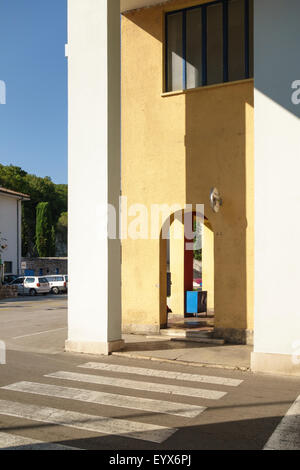 Rasa (Raša), Istria, Croazia. Un modernista città mineraria costruita nel 1936-7 sotto Mussolini il regime fascista Foto Stock