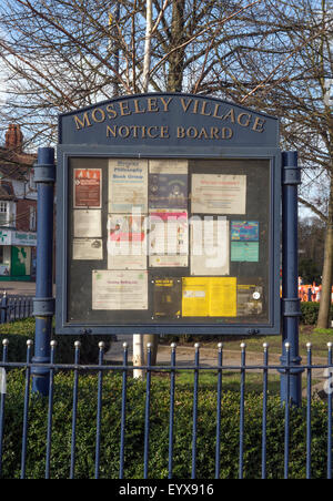 Una bacheca di Moseley villaggio che viene presentato nel tratto urbano di 'luoghi migliori per vivere', Birmingham REGNO UNITO Foto Stock