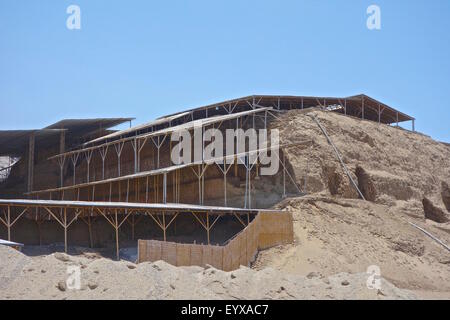 Huaca de la Luna complesso archeologico, vicino a Trujillo, La Libertad Provincia, Perù Foto Stock