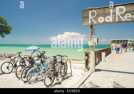 Rod Reel e Pier Anna Maria Island, Florida Foto Stock