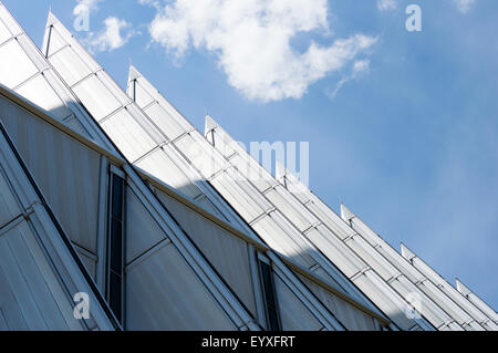 Prospettiva di terra degli STATI UNITI Air Force Academy cadet cappella. Foto Stock