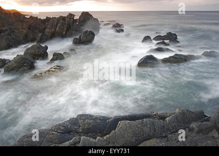 Costa in Norvegia con avvicinamento temporale, Norvegia, Varangerfjord, Hamningberg Foto Stock