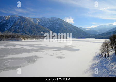 Congelati serbatoio Sylvenstein, in Germania, in Baviera, Alta Baviera, Baviera superiore Foto Stock