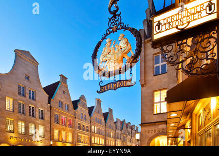 Segno Stuhlmacher sulla parte anteriore delle facciate in pietra arenaria del Prinzipalmarkt, in Germania, in Renania settentrionale-Vestfalia, Muensterland, Munster Foto Stock