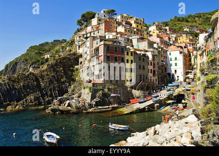 Borgo Riomaggiore presso la costa ligure, Italia, Liguria, Riomaggiore Foto Stock