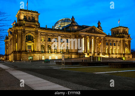 Il palazzo del Reichstag di notte, Germania Berlino Foto Stock