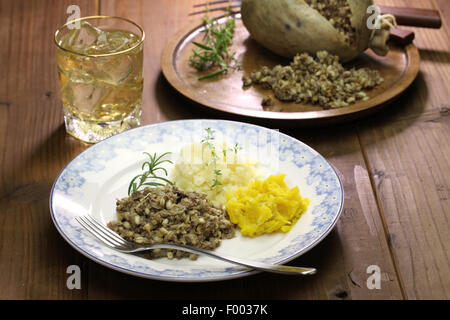 Haggis neeps tatties e scotch whisky, Scozia cibo tradizionale Foto Stock