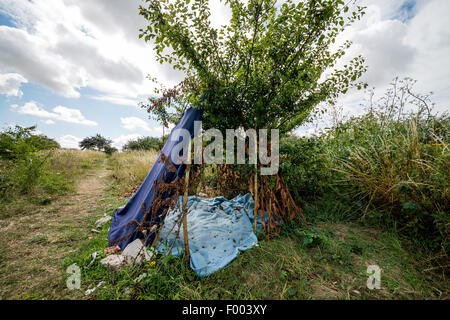 Calais migranti camp per ingrandirsi ogni giorno Foto Stock