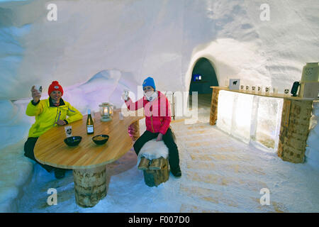 Pernottamento in igloo nella località sciistica di La Plagne in Savoia, Francia, Savoie Foto Stock