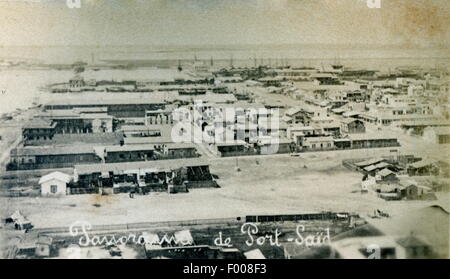 Port Said, Egitto - 1870 - tenuto dieci anni per costruire il Canale di Suez è stato il frutto del francese Ferdinand De Lesseps, che divenne il presidente del Canal Maritime de Suez (Suez Canal Company). La festa ufficiale è durato per dieci giorni. Un account da Thos. H. Reid nel 1909: òla cerimonia di apertura è stata realizzata una magnifica funzione internazionale. Un opera house è stato costruito al Cairo al costo di 60.000 sterline. Verdi, il compositore scrisse l'Egiziano ÒAidaÓ opera per l'occasione, e nessuna composizione è più popolare durante la stagione del Cairo oggi quando è prodotta con tutto lo splendore che mark Foto Stock
