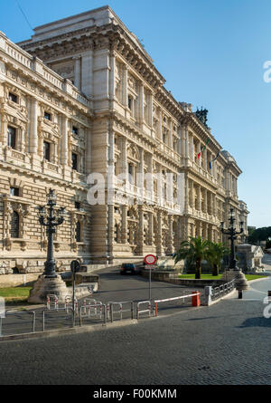 Il Palazzo di Giustizia, Roma, sede della Suprema Corte di Cassazione e Giustizia biblioteca pubblica. Foto Stock