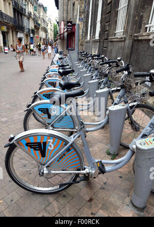 Noleggio di biciclette a Bordeaux, Francia Foto Stock