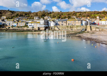 Mousehole Harbour, Cornwall, England, Regno Unito, Europa. Foto Stock