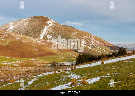 Vista da Latrigg verso a doppio spiovente o Blencathra, Parco Nazionale del Distretto dei Laghi, Cumbria, England, Regno Unito, Europa. Foto Stock