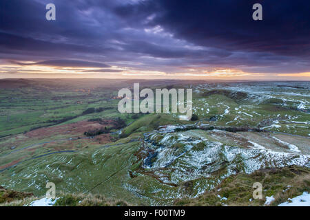 Vista sulla valle di speranza da Mam Tor, High Peak District, parco nazionale di Peak District, Castelton, Derbyshire, England, Regno re Foto Stock