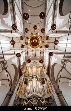 Interno con Duyschot organo della Westerkerk protestante nella capitale olandese Amsterdam North Holland, Paesi Bassi Foto Stock