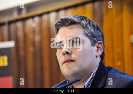 Belfast, Irlanda del Nord. 5 Ago, 2015.East Belfast MP Gavin Robinson assiste l annuale Feile un Phobail (Festival del popolo) per un dibattito politico. Credito: Stephen Barnes/Alamy Live News Foto Stock