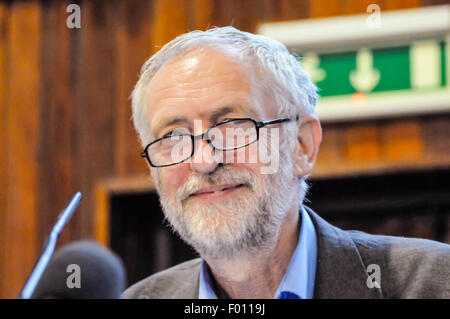 Belfast, Irlanda del Nord. 5 Ago, 2015.Jeremy Corbyn assiste l annuale Feile un Phobail (Festival del popolo) per un dibattito politico. Credito: Stephen Barnes/Alamy Live News Foto Stock