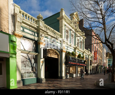 Ingresso al mercato inglese, dal tetto di un mercato alimentare che è stato in attività dal 1788, Grand Parade, la città di Cork, Irlanda Foto Stock