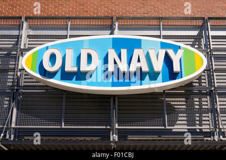 Old Navy negozio di abbigliamento al Park Royal Village Shopping Centre, West Vancouver, BC, Canada Foto Stock