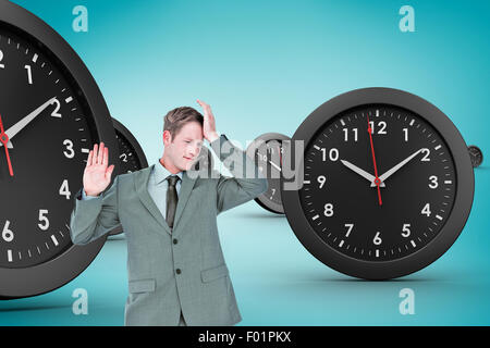 Immagine composita di imprenditore ha sottolineato come ottenere un mal di testa Foto Stock