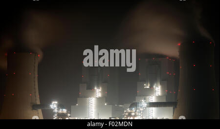 Neurath BoA alimentato a lignite (carbone marrone) power station, Grevenbroich, Nord Reno-Westfalia, Germania Foto Stock