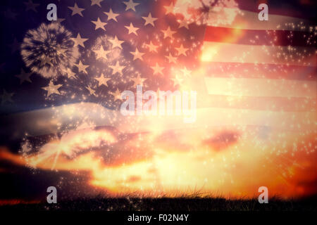 Immagine composita di fuochi d'artificio bianco impazza su sfondo nero Foto Stock