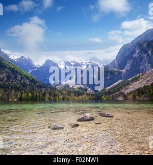 Bellissimo lago di montagna nelle Alpi austriache Foto Stock