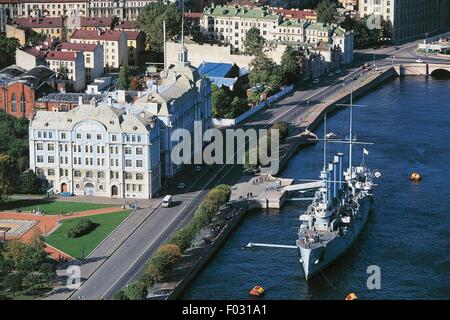 Vista aerea del Naval Academy e Cruiser Aurora (Krejser Avrora; 1900) sul fiume Neva - Saint Petersburg Centro storico (patrimonio mondiale UNESCO, 1990), Russia Foto Stock