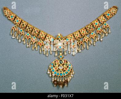 Collana in oro, pietre preziose e di perle, Bukhara, Uzbekistan. Foto Stock