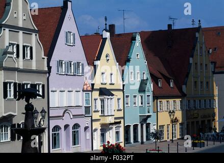 Case con Swabian-Bavarian-stile facciate, Donauworth, Baviera, Germania. Foto Stock