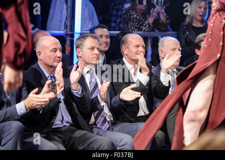 Sydney, Australia. 5 Ago, 2015. I dirigenti (L-R), Ian moiré (Woolworths Holdings Ltd), Peter Tonagh (Newscorp), Iain Nairn (David Jones), Julian Clarke (Newscorp Australia) . Credito: MediaServicesAP/Alamy Live News Foto Stock