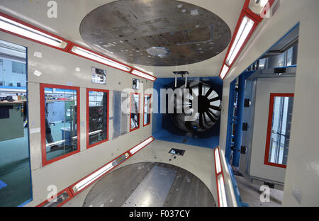 Bremen, Germania. 04 Ago, 2015. Una vista interna di una galleria del vento in corrispondenza della tubazione del costruttore di aeromobili Airbus a Bremen, Germania, 04 agosto 2015. Foto: Carmen Jaspersen/dpa/Alamy Live News Foto Stock