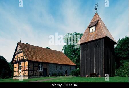 Chiesa di Santa Maddalena a Undeloh, Luneberg Natura Park (Naturpark Luneburger Heide), Bassa Sassonia, Germania. Foto Stock