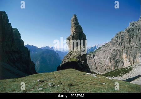 Italia - Regione Friuli Venezia Giulia - Dolomiti Friulane Parco Naturale Regionale - Il Campanile di Val Montanaia visto dal Bivacco Perugini. Foto Stock