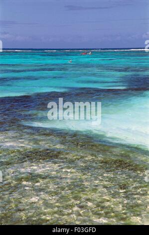 Isole Vergini Britanniche - Anegada Island - Il mare in prossimità del punto di messa in fase. Foto Stock