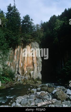 Giappone - Hokkaido - Daisetsuzan National Park - Sounkyo Gorge, Obako roccia di fiume Ishikari. Foto Stock