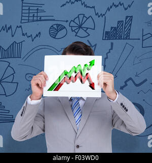 Immagine composita di imprenditore tenendo premuto segno bianco nella parte anteriore della sua testa Foto Stock