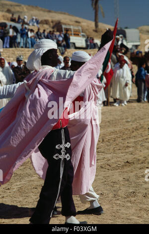 Uomo in abiti tradizionali, Matmata festival berbero, Tunisia. Foto Stock