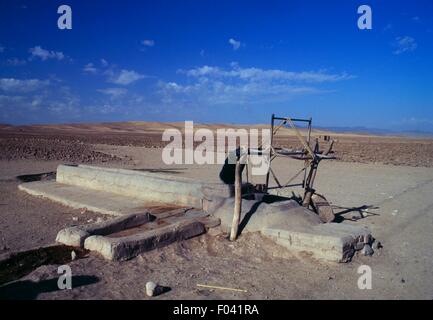 Abbeveratoio, vicino Dezful, Provincia di Khuzestan, Iran. Foto Stock