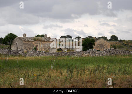 Case coloniche abbandonate in Puglia Italia. Foto Stock