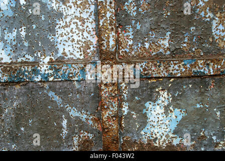 Rusty porta, Mukesh Mill, Mumbai, Maharashtra, India. Foto Stock