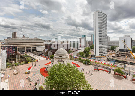 Centenary Square, la Sala della memoria, Paradise Forum e la vecchia libreria, Birmingham, Inghilterra, Regno Unito Foto Stock