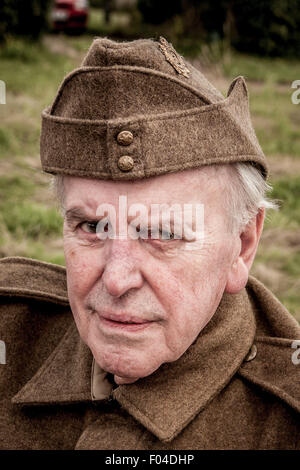 PICS FILE: Regno Unito. Il 24 luglio, 2007. Attore George Cole che è morto oggi che compaiono in un episodio di Midsomer omicidi con JOHN ortiche e Sir Donald SINDEN Credito: Mark Bourdillon/Alamy Live News Foto Stock