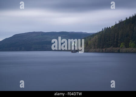 Torre deformatori Lake Vyrnwy riserva naturale e la station wagon, powys galles regno unito Foto Stock